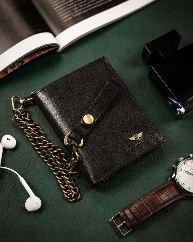 Portfel z łańcuszkiem, czarny, skórzany, Peterson