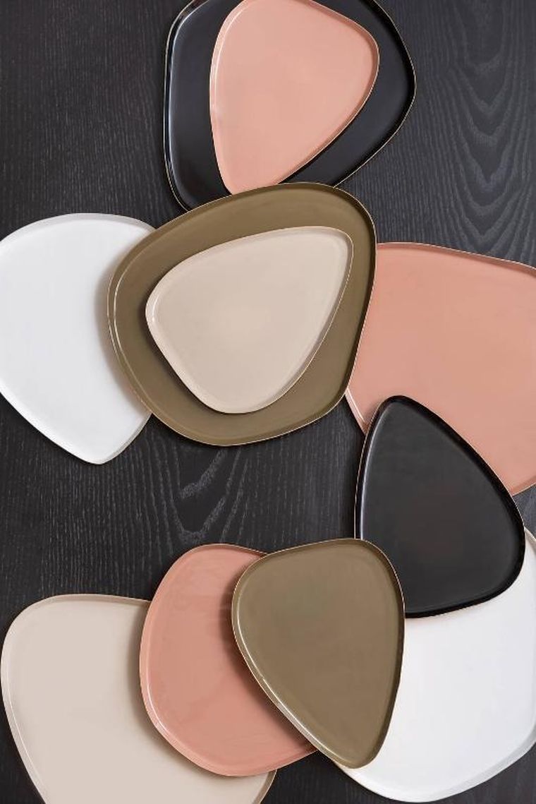 Present Time, taca na perfumy, Mila, metalowa, 26-29.5 cm