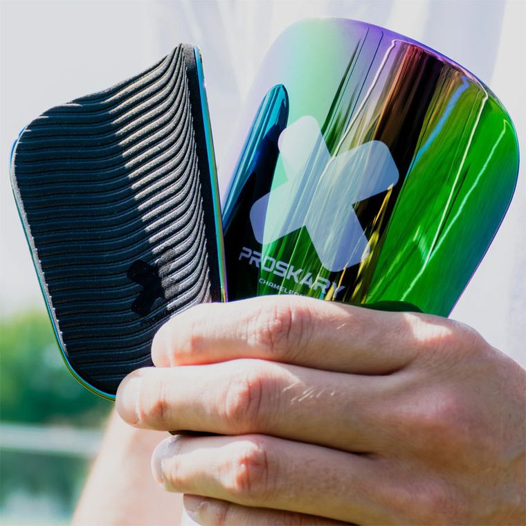 Proskary, nagolenniki piłkarskie, Chameleon, rozmiar uniwersalny