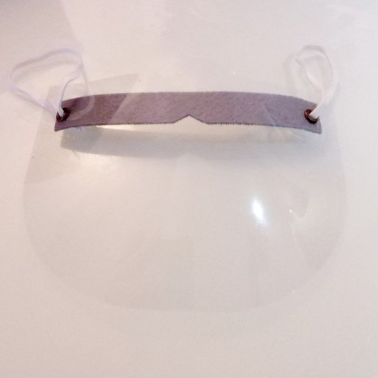 Przyłbica ochronna na usta i nos