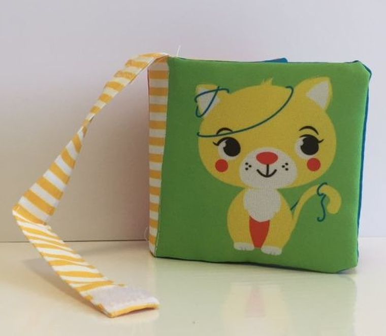 Przytul mnie. Kotek. Miękka księżeczka