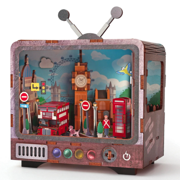 QBI, Ulice Londynu, miniaturowy telewizor retro, podświetlenie LED, puzzle 3D, 100 elementów