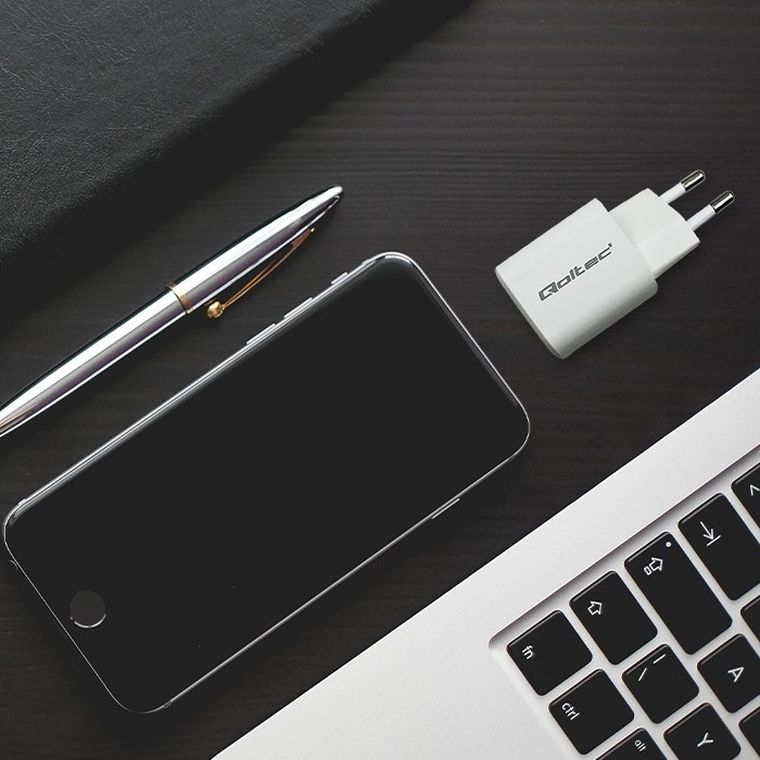 Qoltec Ładowarka Sieciowa 35w Gan Ultra, 5-20v, 2.25-3a, 1 X USB Typ C Pd, 1 X USB |, biała