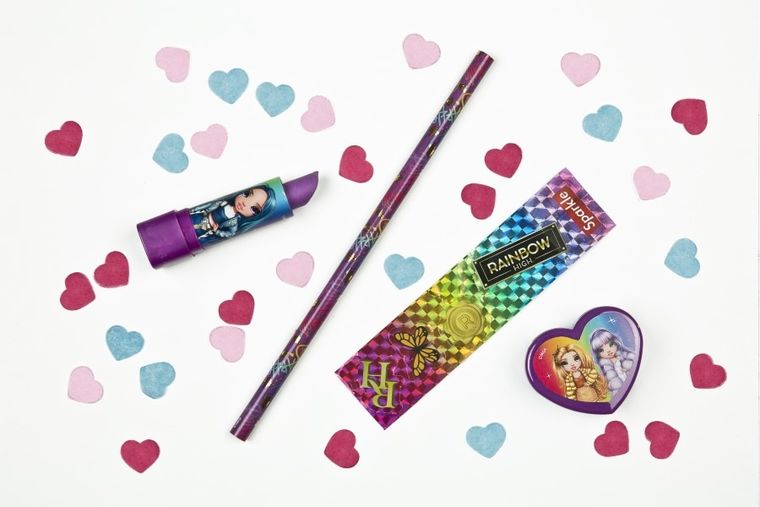 Rainbow High, Fantazyjny zestaw do picia i pisania