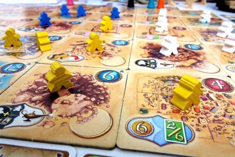 Rebel, Pięć Klanów: Dżiny Naqali, gra strategiczna