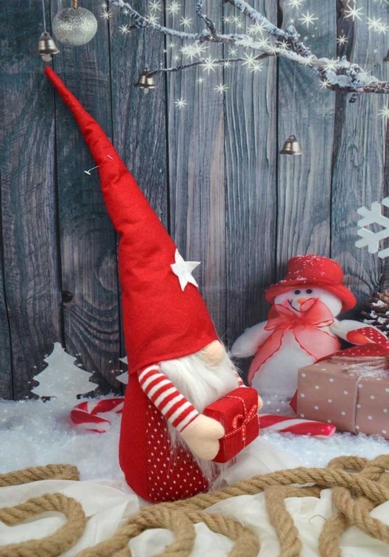 Saska Garden, dekoracja, Mikołaj z prezentem, 50 cm