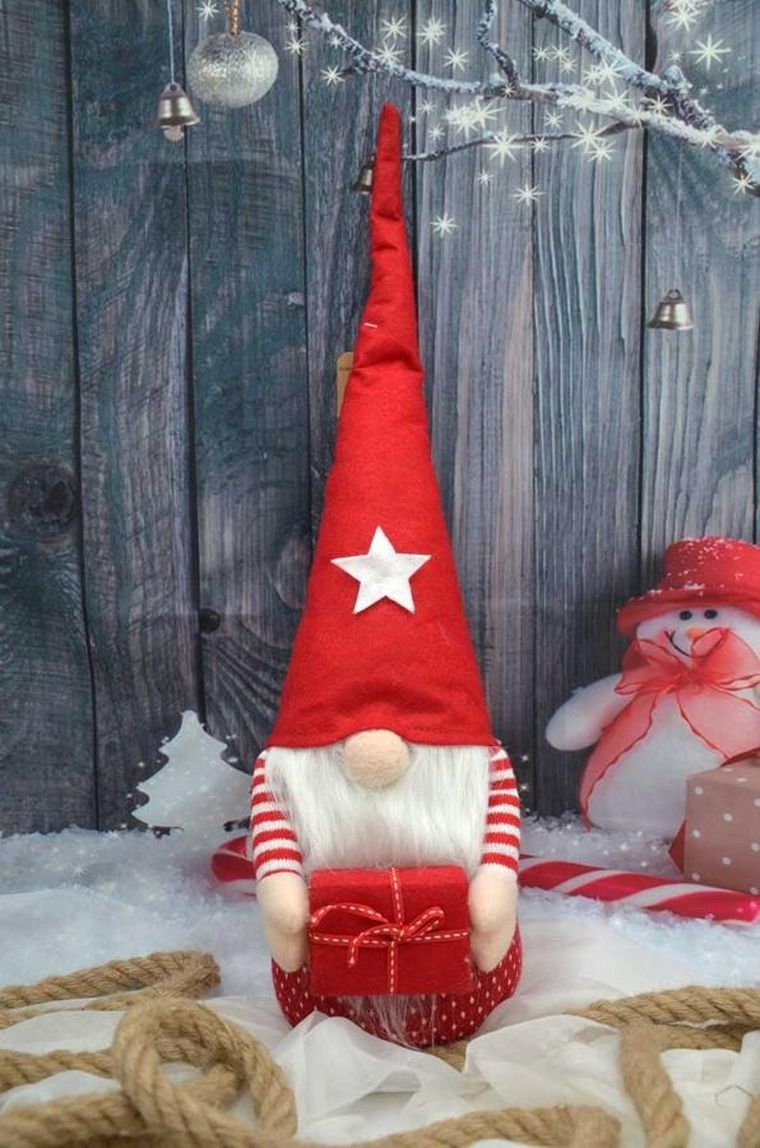 Saska Garden, Mikołaj z prezentem, 50 cm