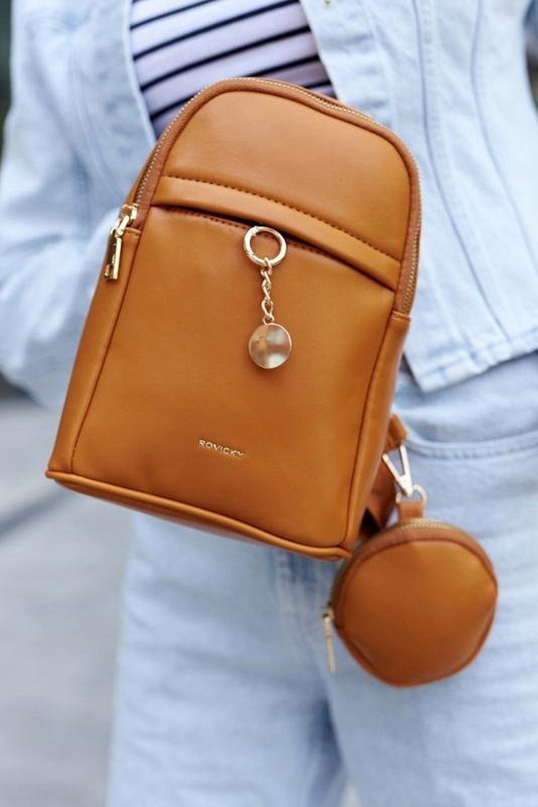 Saszetka na ramię, nerka, brązowa, skóra ekologiczna, Rovicky