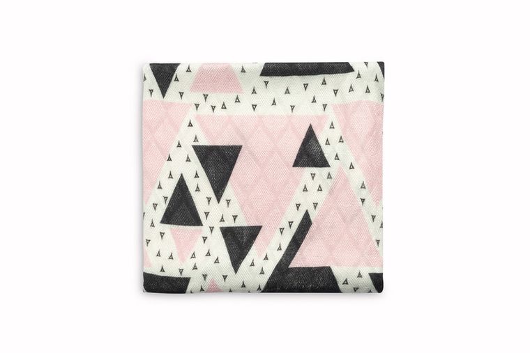 Sensillo, pielucha bambusowa, trójkąt różowy, 75-75 cm