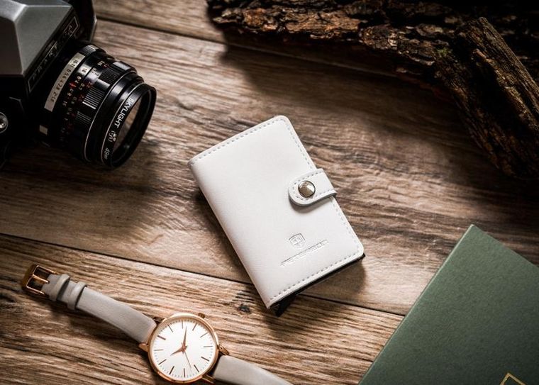 Skórzane etui z podajnikiem na karty i wizytówki, Peterson