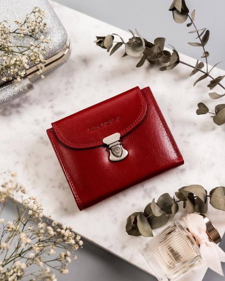 Skórzany portfel damski z ozdobnym zapięciem, Rovicky