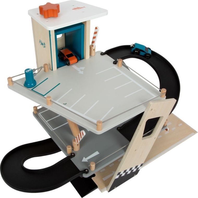 Small Foot, parking dla autek rajdowych