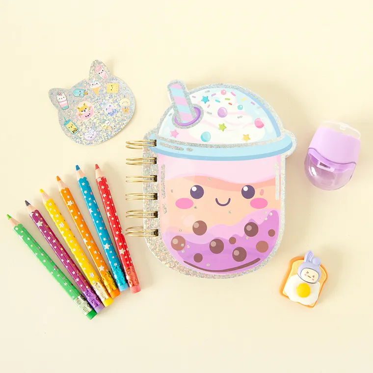 Smiki, Bubble Tea, szkicownik z kredkami i akcesoriami