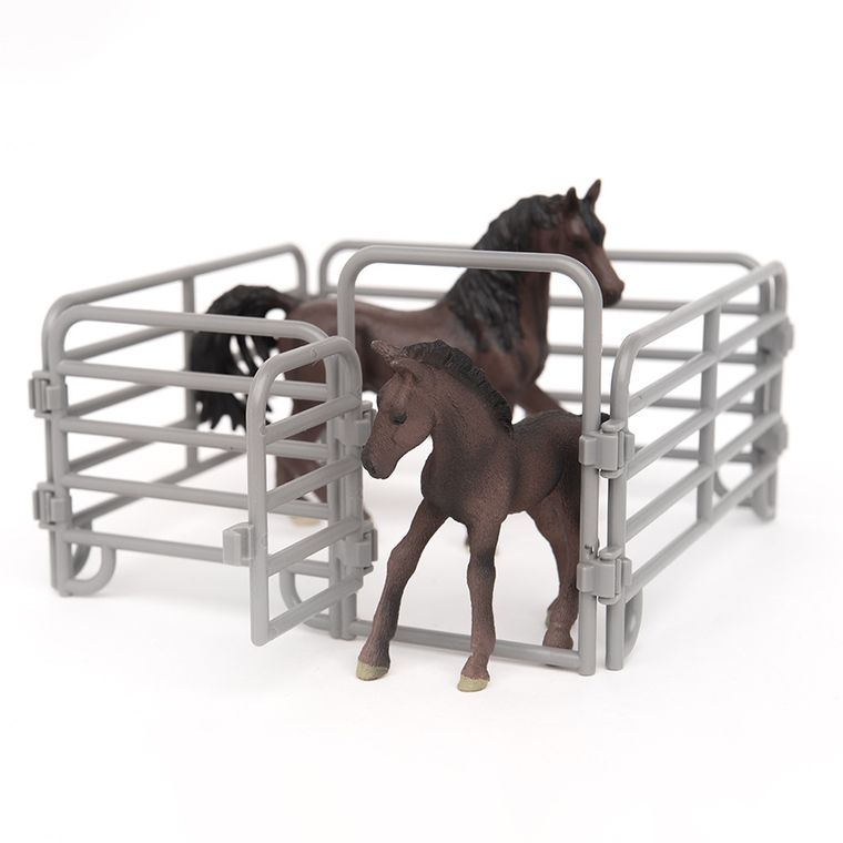 Smiki, Konie w zagrodzie, zestaw figurek, 2 szt.