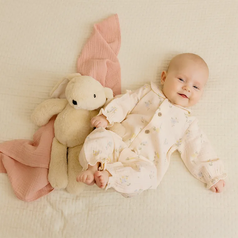 Smiki, Little Dreamer, Szumiący króliczek, maskotka ze światłem i melodiami