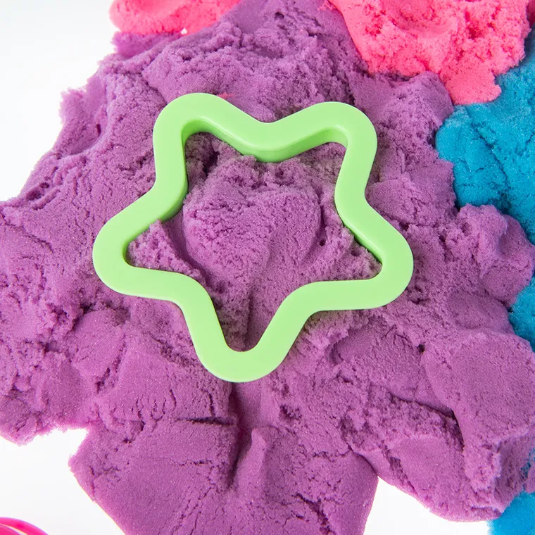 Smiki, Magiczny piasek, masa plastyczna