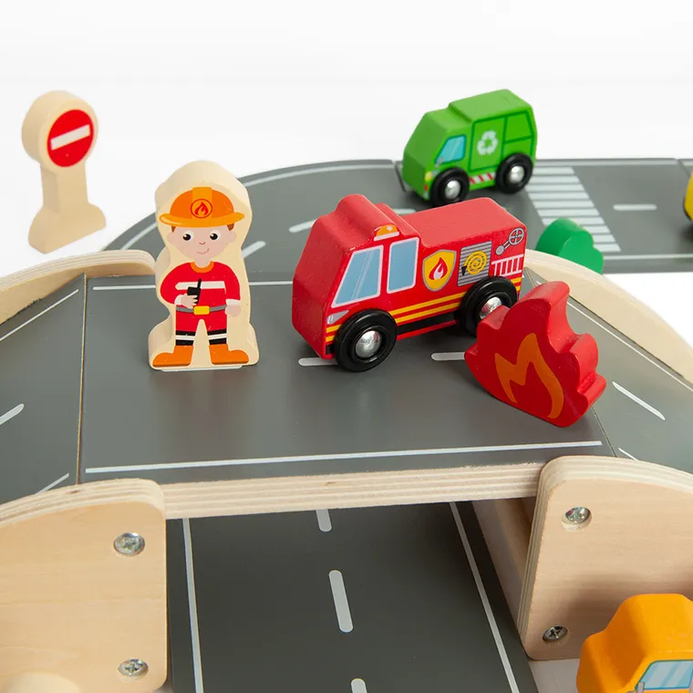 Smiki, Miasto, drewniany tor samochodowy