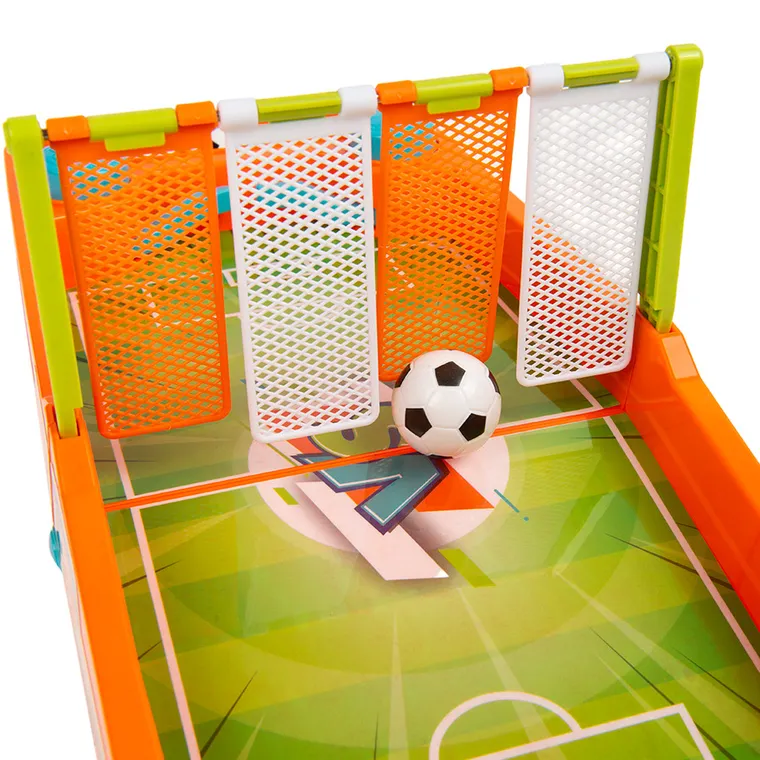 Smiki, Piłka nożna, gra zręcznościowa