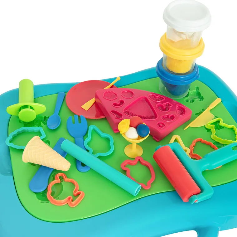 Smiki, stolik z masą plastyczną, 4 kolory i akcesoria