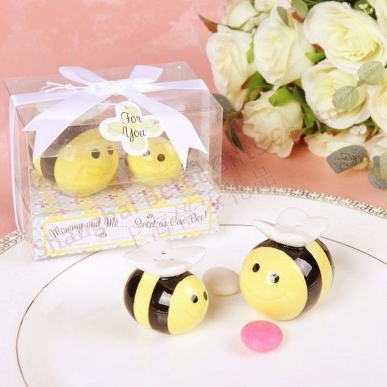 Solniczka i pieprzniczka, pszczółki