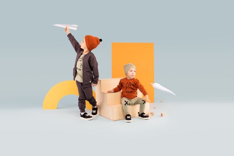 Spodnie dresowe chłopięce, grafitowe, Olivier, Pinokio