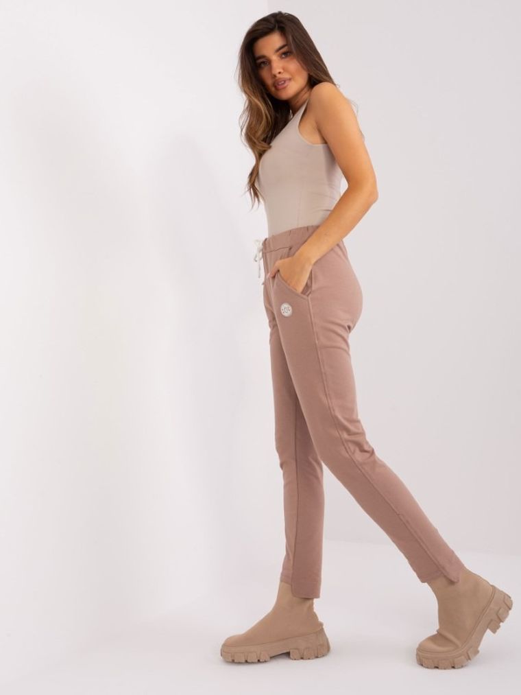 Spodnie dresowe damskie, beżowe, Relevance