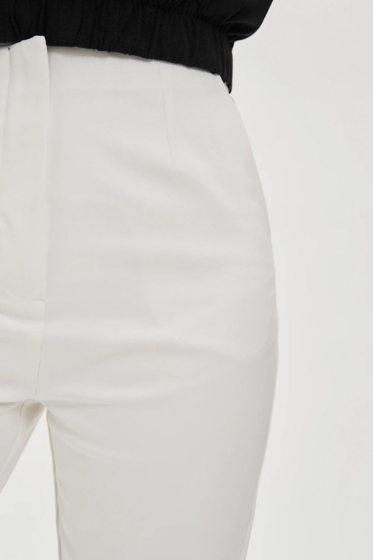 Spodnie materiałowe damskie, białe, Moodo