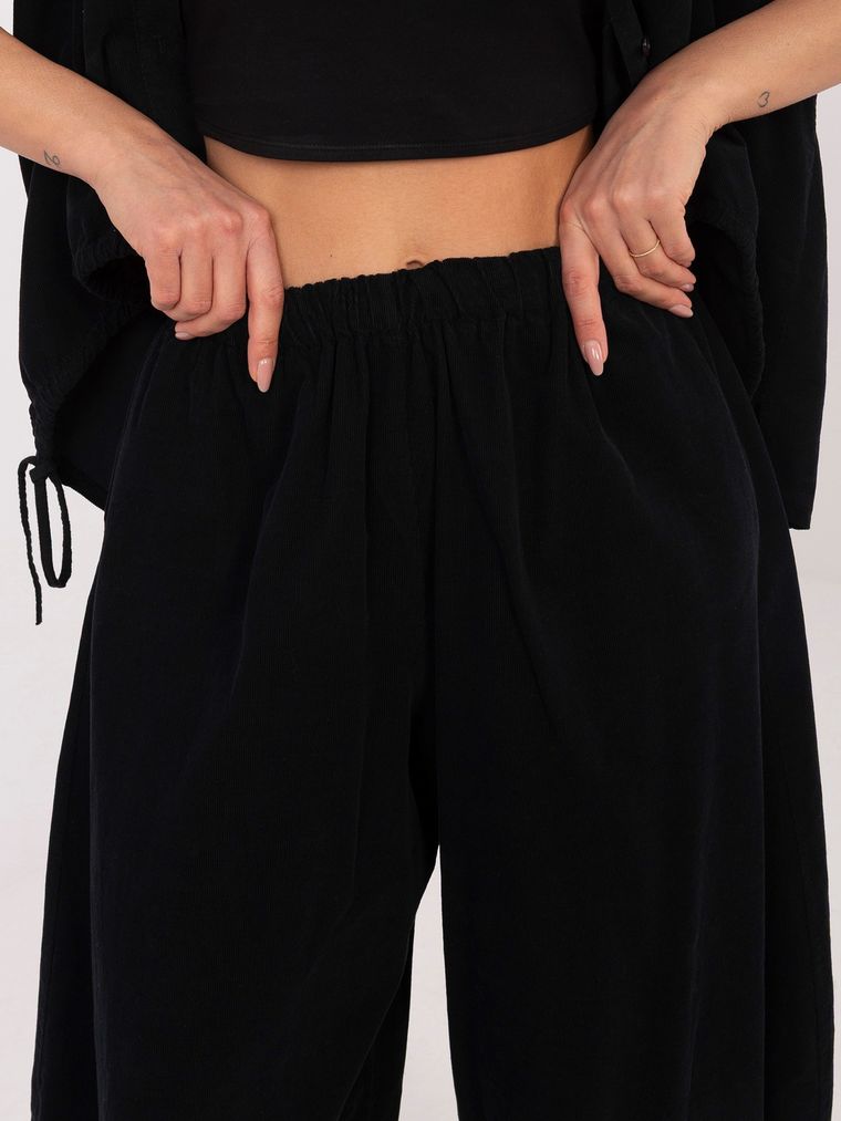 Spodnie materiałowe damskie, czarne, Italy Moda