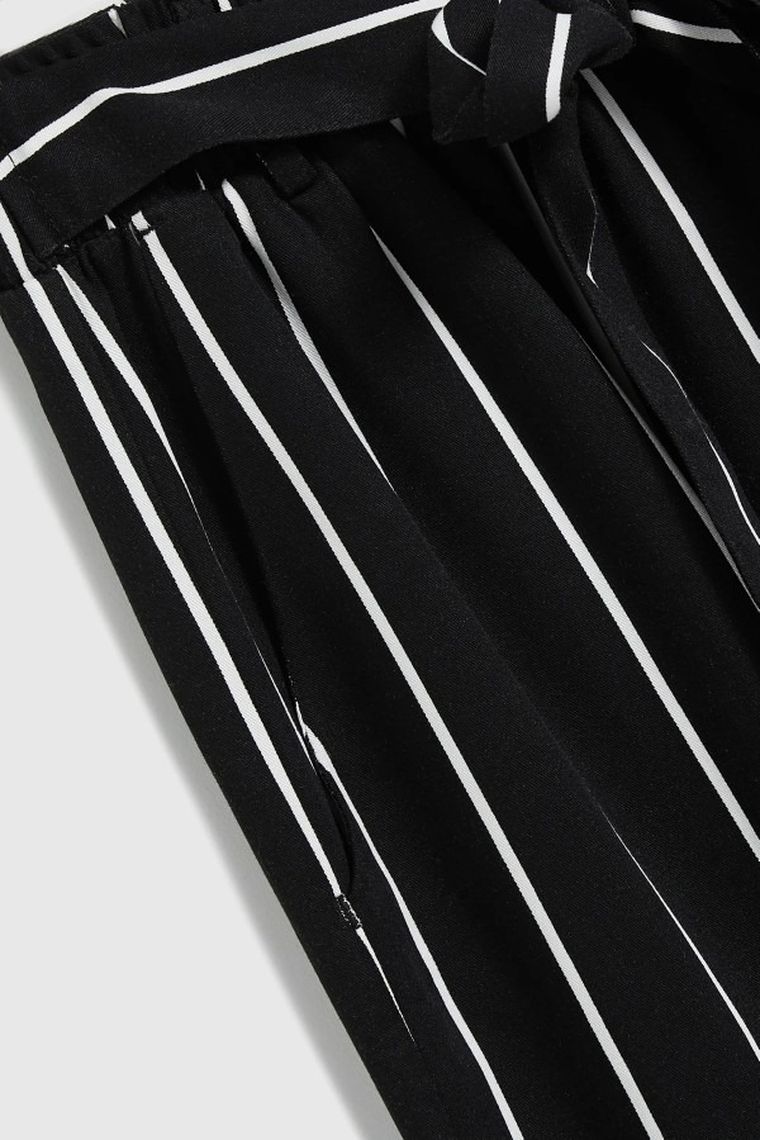 Spodnie materiałowe damskie, czarne, Moodo