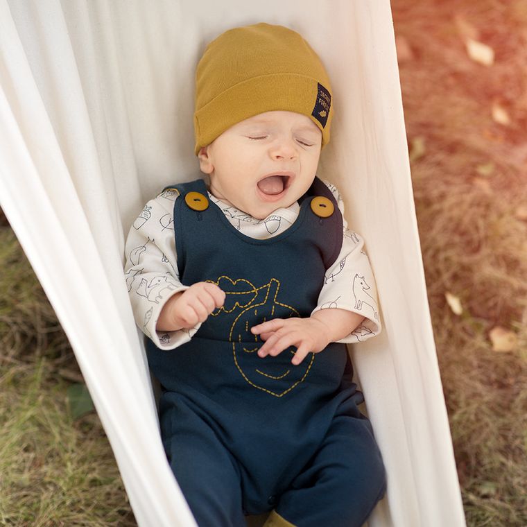 Spodnie ogrodniczki niemowlęce, granatowe, Pinokio