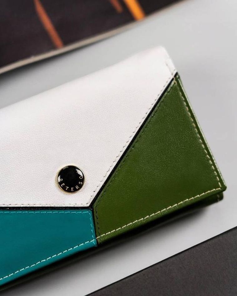 Średnich rozmiarów portfel damski ze skóry naturalnej, Peterson