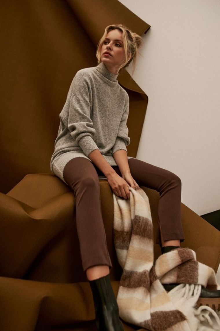 Szalik damski, beżowy, Moodo