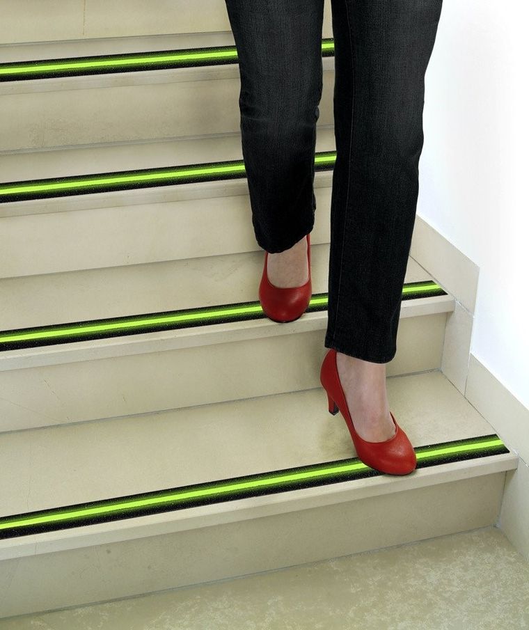 Taśma antypoślizgowa z odblaskiem 2w1, 300 cm