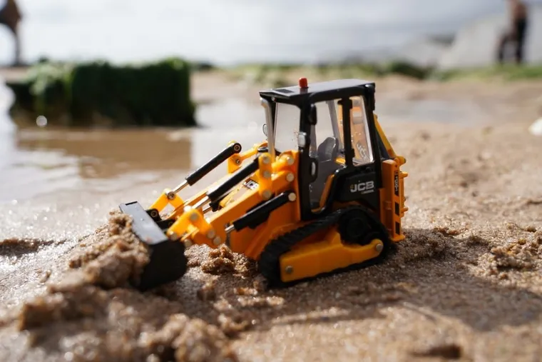 Tomy, Britains, Koparko-ładowarka JCB 1CXT, pojazd