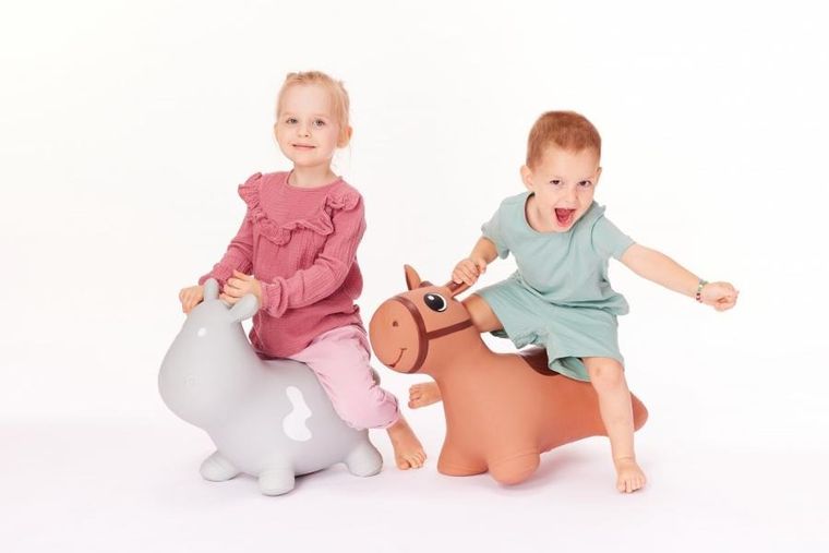 Tootiny, skoczek, krówka, szara