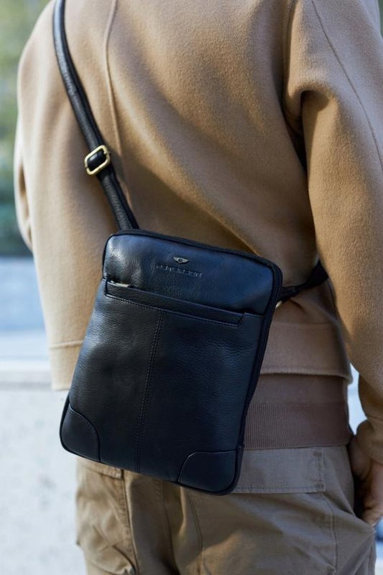 Torebka listonoszka, czarna, Peterson