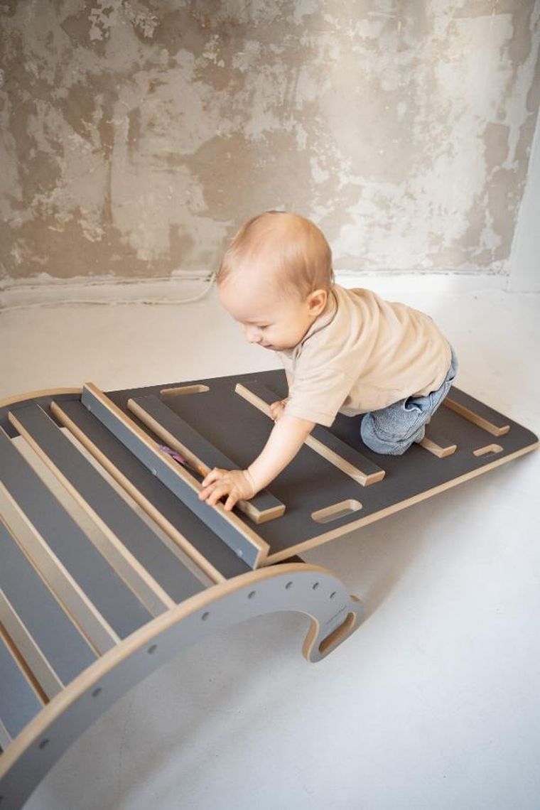 tupti.wood, 3w1: mały bujak montessori + mała zjeżdżalnia, drabinka + blat, szary