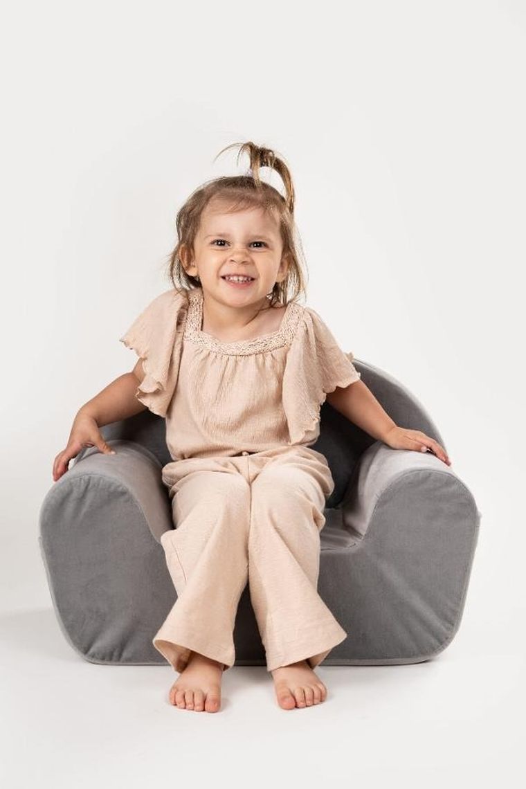 tupti.wood, piankowy fotelik, szary