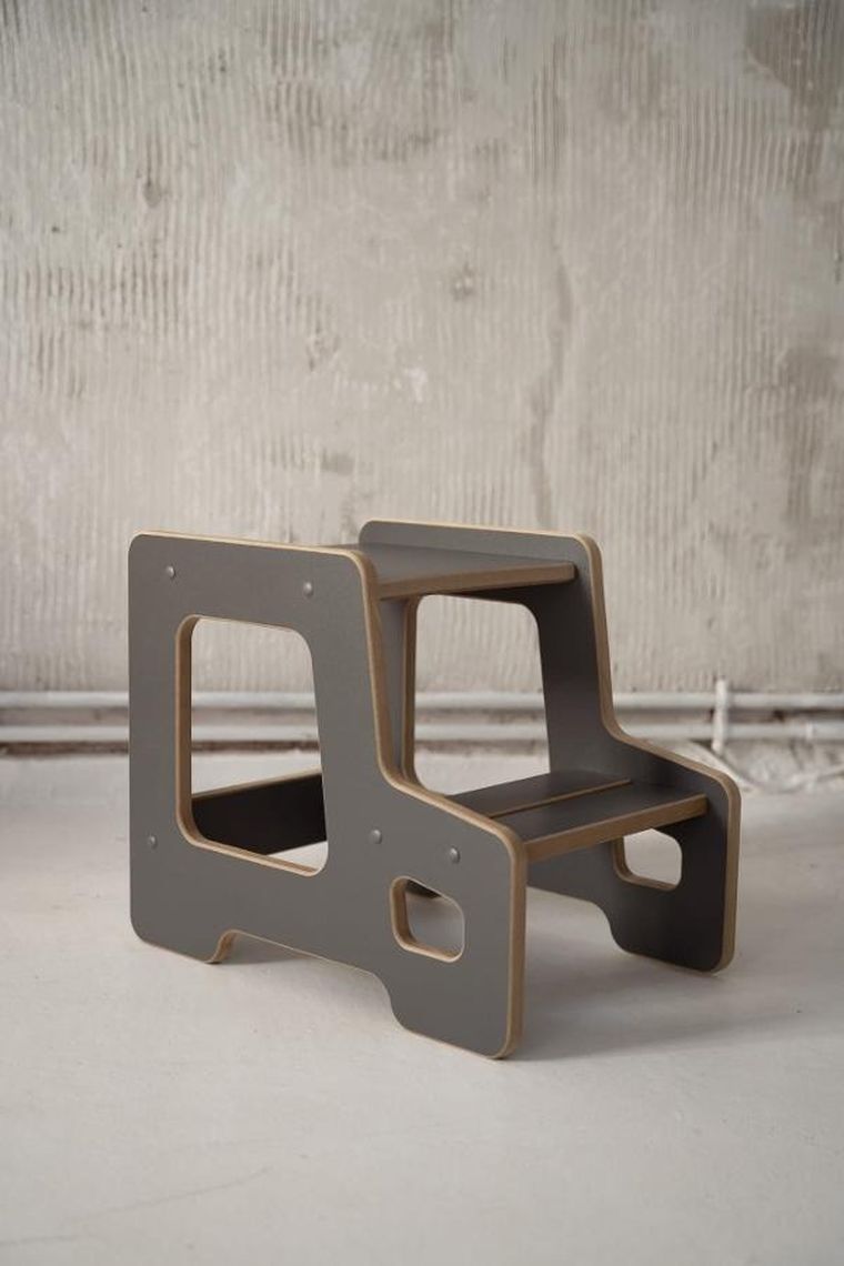 tupti.wood, podest, schodki, szary