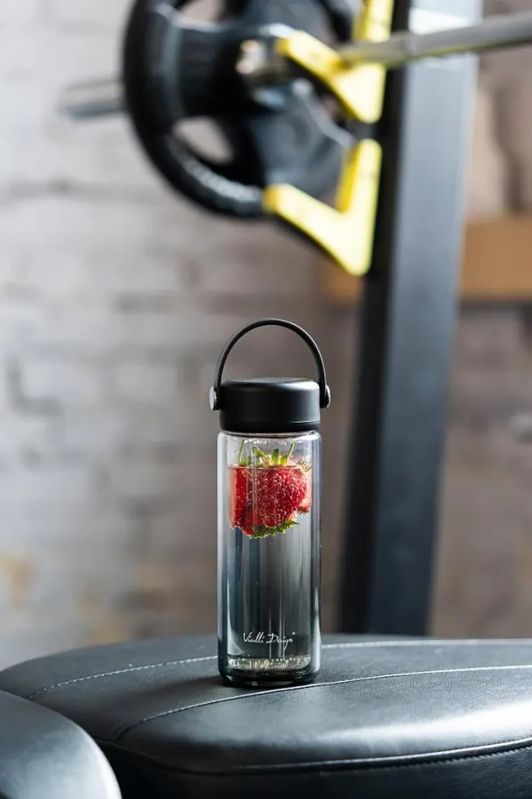 Vialli Design, Fuori, butelka z podwójną ścianką i zaparzaczem, czarna, 350 ml