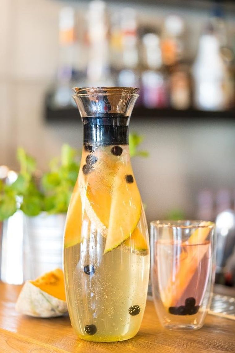 Vialli Design, karafka Drip-Free, 1300 ml, Amo