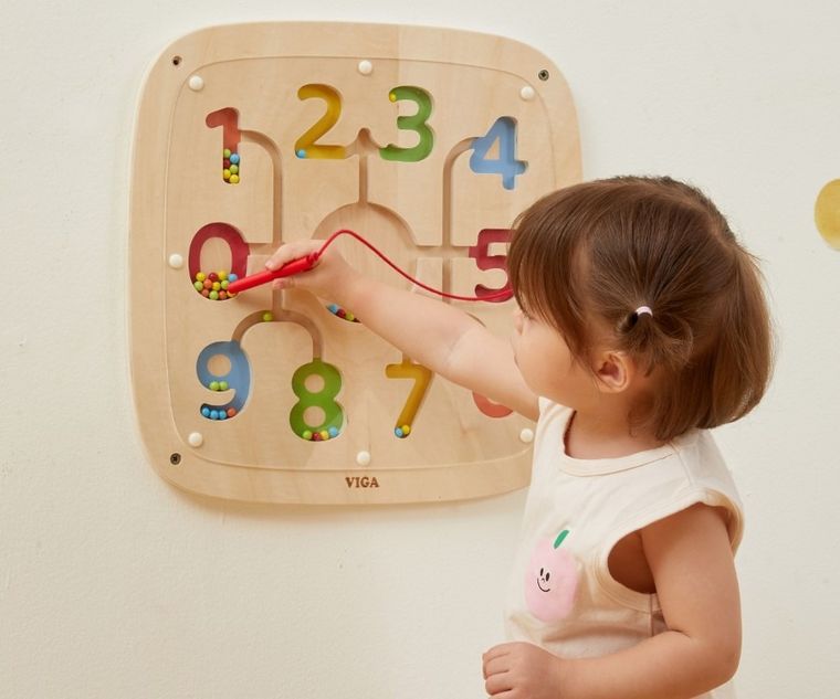 Viga, tablica manipulacyjna, magnetyczna zabawa z liczbami