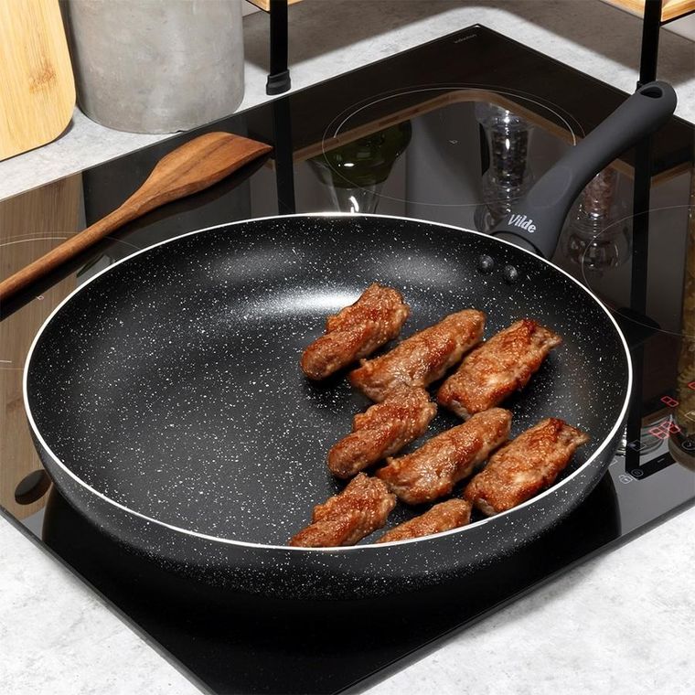 Vilde, Black Line, patelnia granitowa, 32 cm