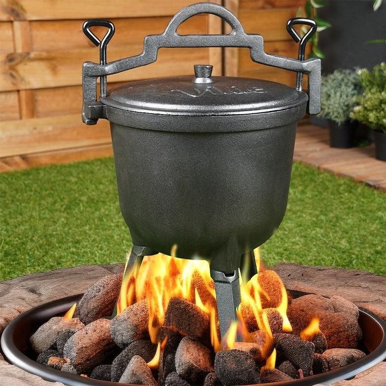 Vilde, Cast Line, kociołek żeliwny na nóżkach z pokrywką, 8l