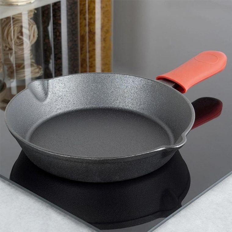 Vilde, Cast Line, patelnia żeliwna z silikonową nakładką, 20 cm