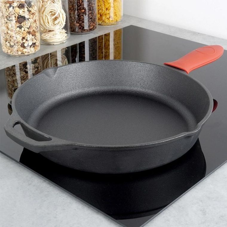 Vilde, Cast Line, patelnia żeliwna z silikonową nakładką, 30 cm