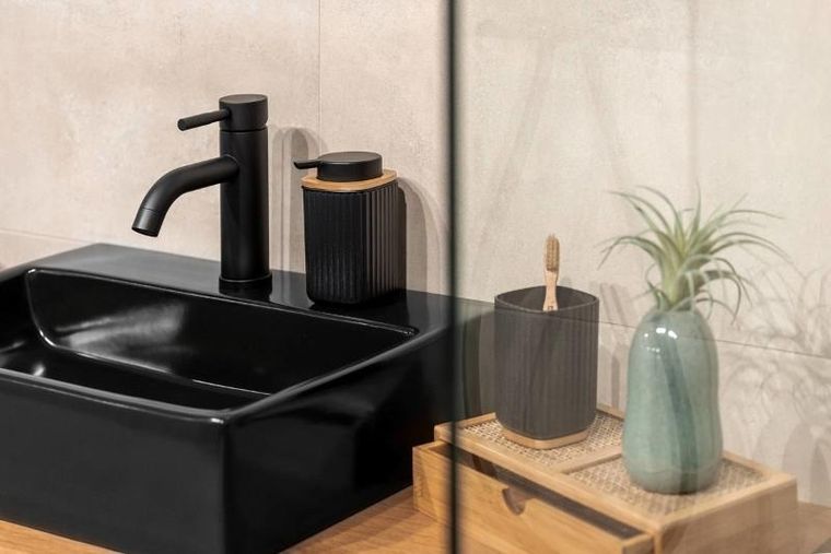 Wenko, dozownik do mydła w płynie, Rotello