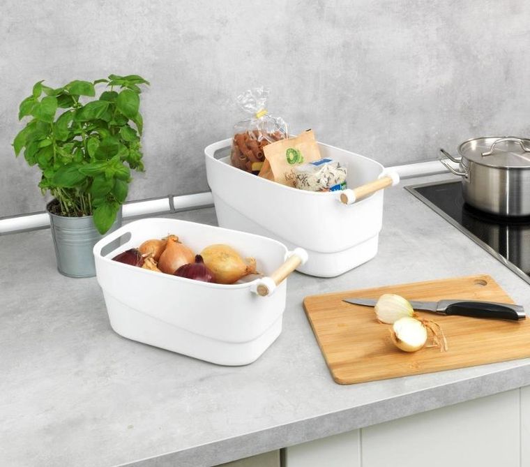 Wenko, pojemnik plastikowy z drewnianą rączką, 18-15,5-33,5 cm