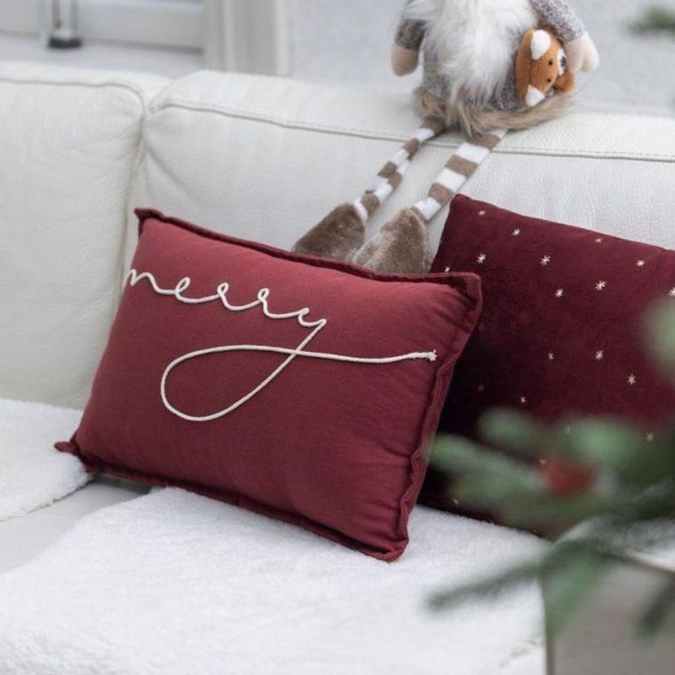 Winteria, poduszka dekoracyjna ze świątecznym napisem, 30-50 cm
