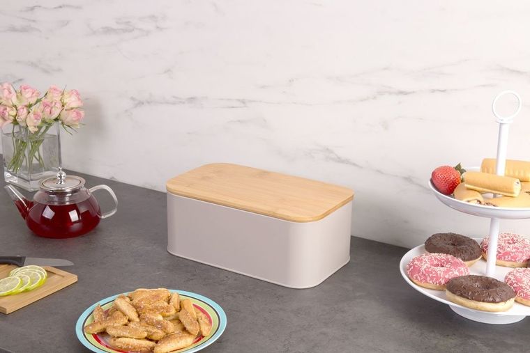 Zeller, metalowy chlebak z bambusową deską do krojenia, szary, 2w1